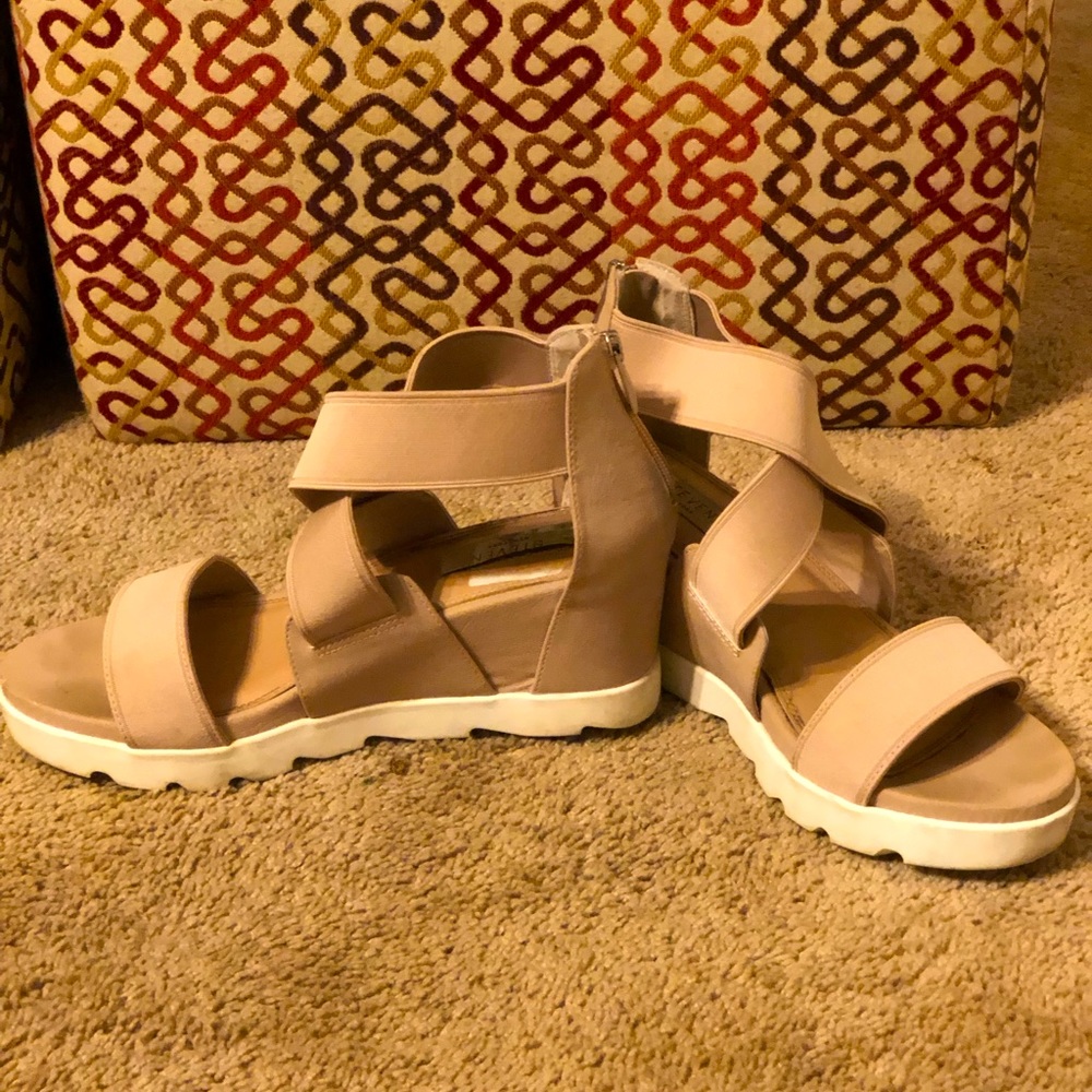 Tan wedges